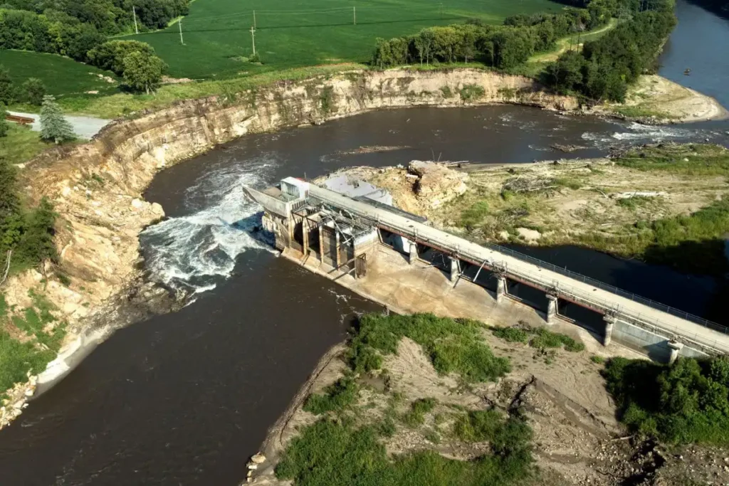 washed out rapidan dam on the Blue Earth River - photo by Rob Levine